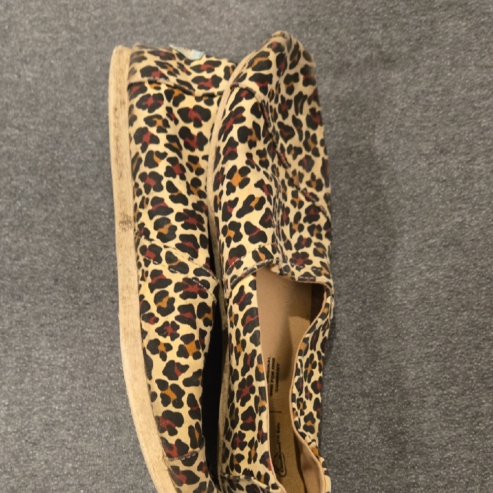 Toms Brown and Black Flats Leopard Print - Picture 5 of 5